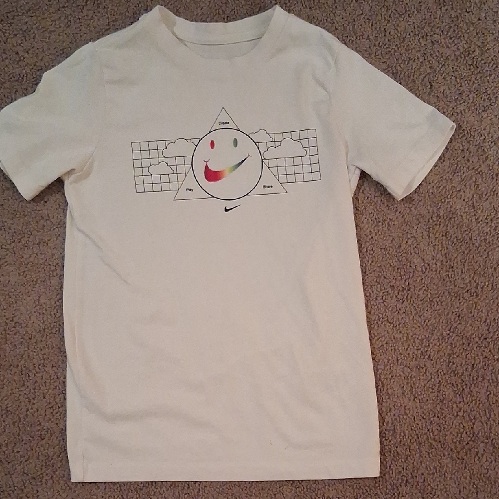 Nike "Play Create Share" Cream Smiley Graphic Tee